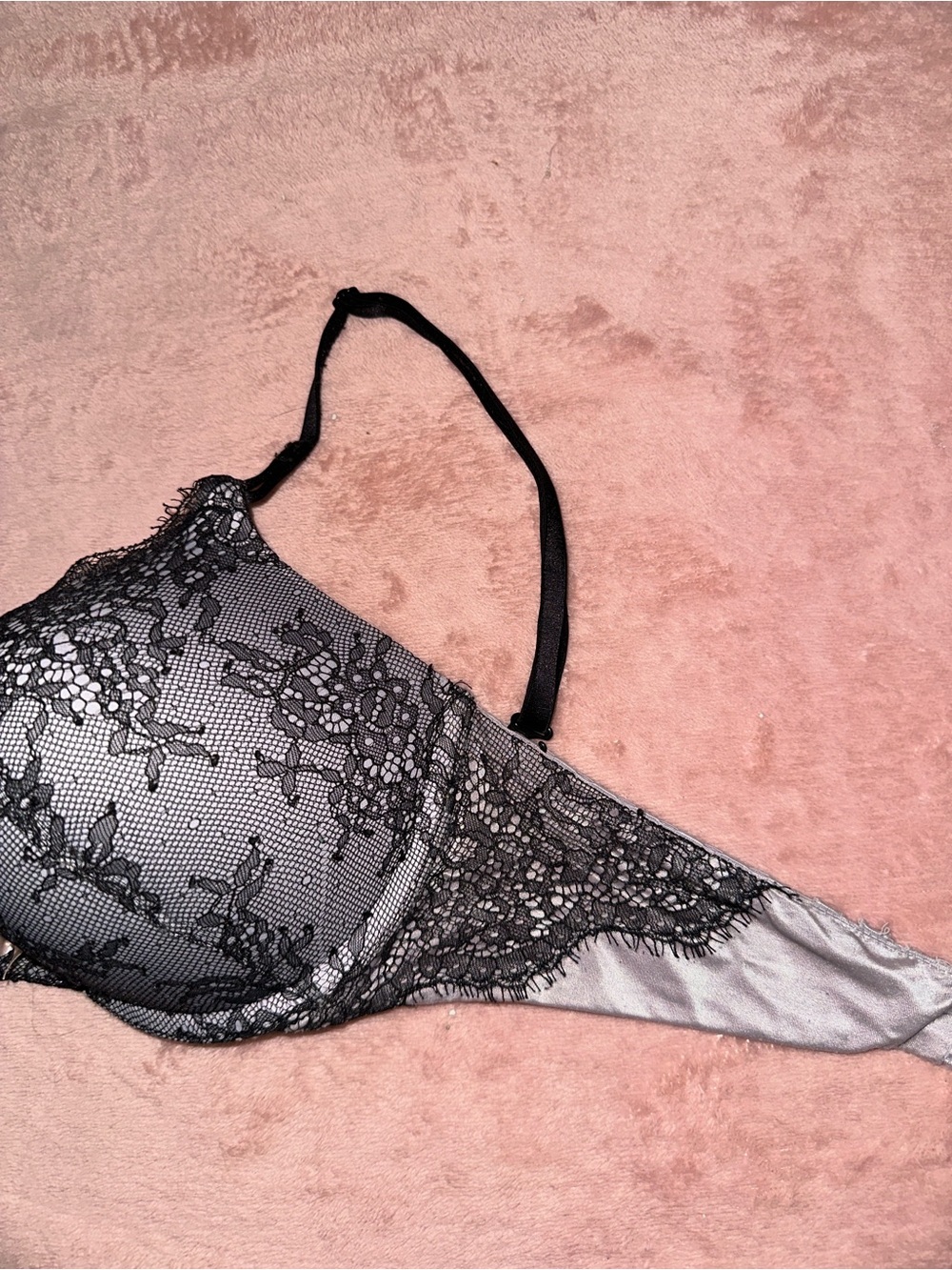 Limited edition black bombshell adjustable straps - Picture 4 of 9